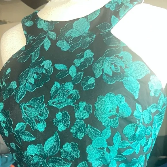 Morgan and Co semi formal green embroidered cocktail dress size 9 - Picture 2 of 12